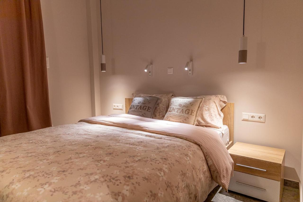 Elegant Apt 5' From Ampelokipi Metro Station Атина Екстериор снимка