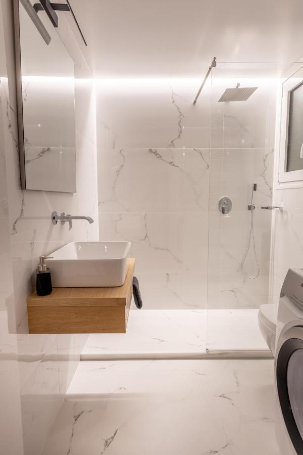 Elegant Apt 5' From Ampelokipi Metro Station Атина Екстериор снимка